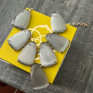 Kendra Scott gray chunky gold necklace